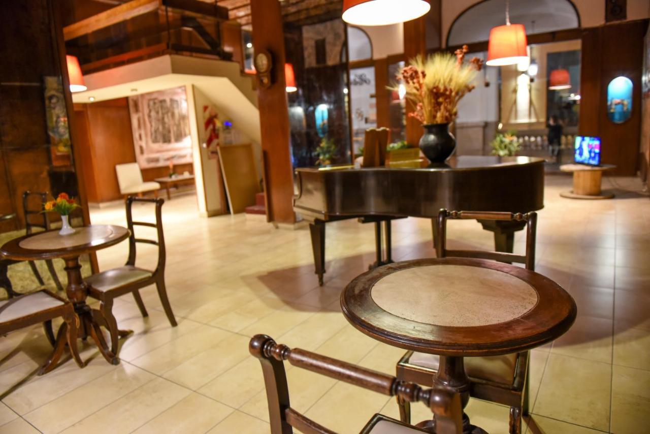 Hotel Sussex คอร์โดบา ภายนอก รูปภาพ